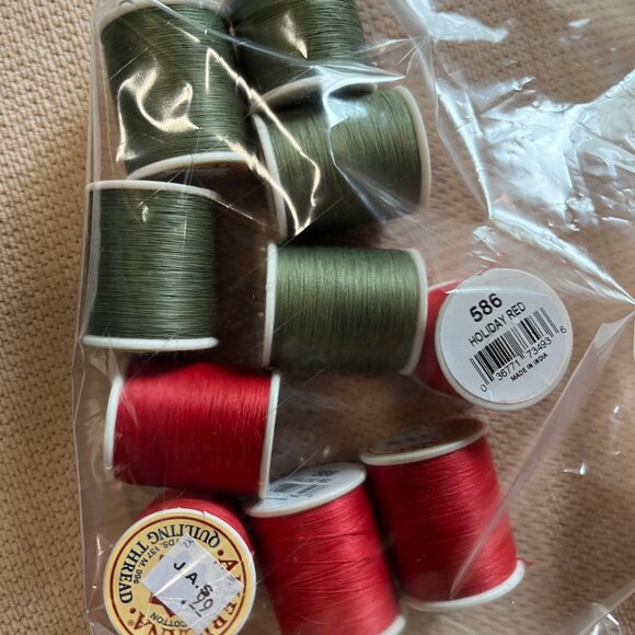 Americana Thread – 10 Spools (5 Holiday Red / 5 Olive Green)‎ – New - Picture 1 of 8